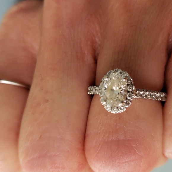 Jared Oval Diamond Halo 14k white gold engagement ring - Picture 7 of 17